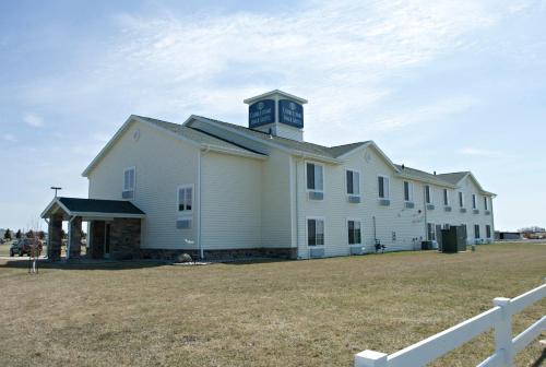 Langdon Hotel | Cobblestone Inn & Suites - Langdon