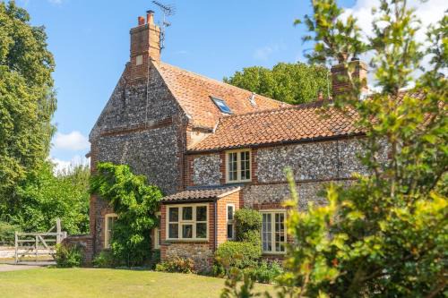 Castle Acre House | Cockleshells 4