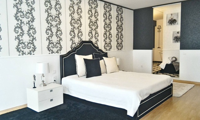 Centro / Baixa Apartment | Coco Chanel - Crown Jewel Suites