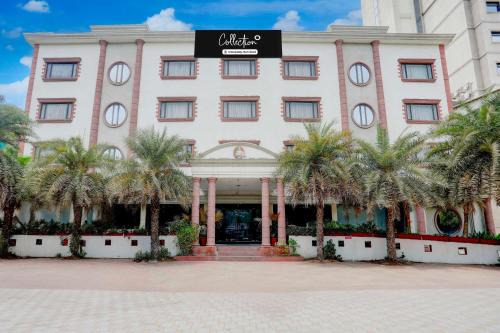 Anand Hotel | Collection O Gujarat Anand City Bus Station