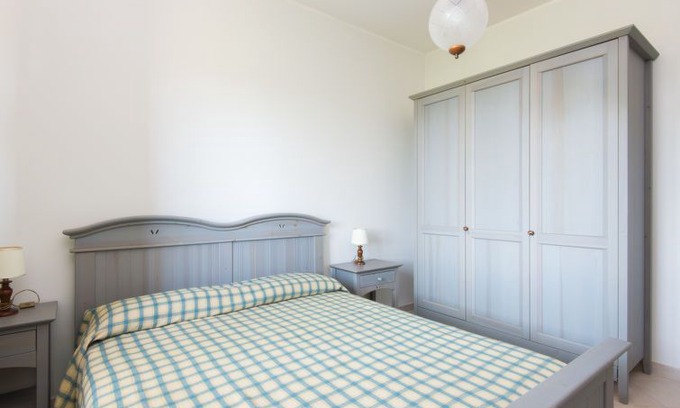 Piane di Collevecchio Apartment | Collevecchio Apartment, Sleeps 4 with Pool and WiFi