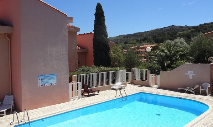 Collioure Apartment | Collioure: beautiful apartment classified *, quiet, swimming pool, garden, private parking