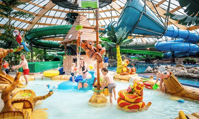 Municipality of Beesel House | Comfort 6-person bungalow in the holiday park Landal De Lommerbergen