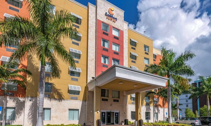 Dania Beach Hotel | Comfort Suites Fort Lauderdale Airport South & Cruise Port