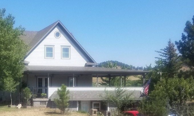 Sturgis House | Comfortable 2 bedroom home