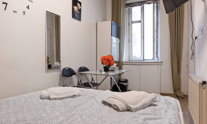 Brigittenau Apartment | Comfortable 3BR Danube & Millenium Tower