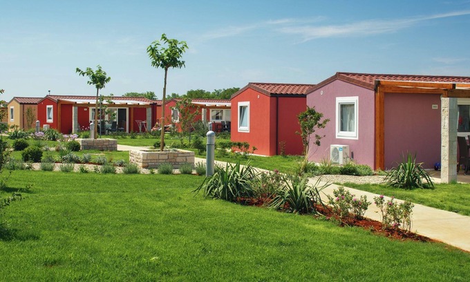 Karigador Ski Chalet | Comfortable chalet with 2 bathrooms and WiFi, 8 km from Umag