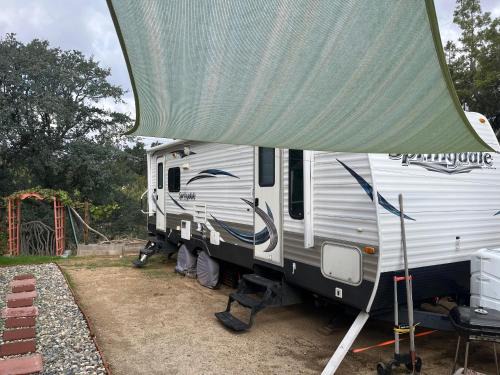 Bodfish House | Comfortable Guest RV With EV charger Semi Rural Area