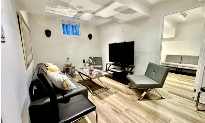 Midtown Toronto House | Comfortable place In an Amazing Location