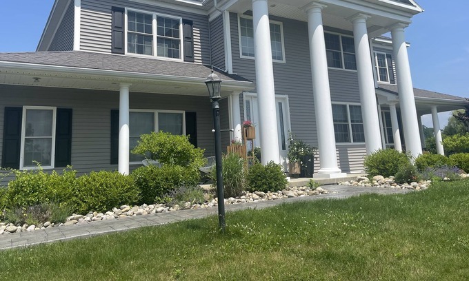 Newtonville House | Comfortable Poolside Luxury 21//2 hours from NYC