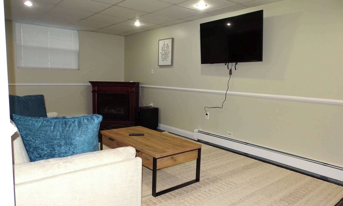 Framingham Apartment | Comfortable Renovated 3 Bed Apartment