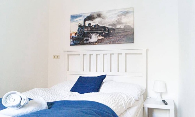 Ottakring Apartment | Comfortable Room Near Wiener Stadthalle