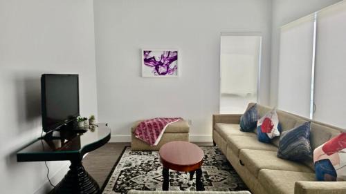 Westwood Apartment | Comfortable Stay in Culver City near Sony Pictures & Dining Spots
