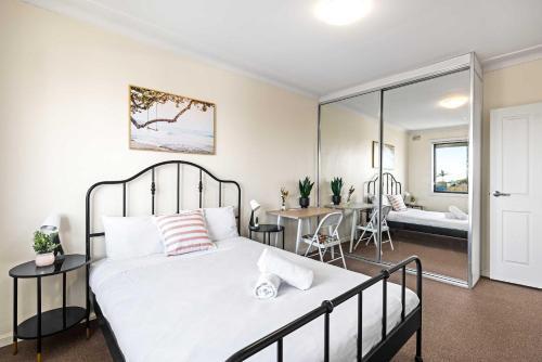 Auburn Apartment | Comfy 2BR Base in Auburn - Easy Access Everywhere