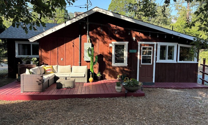 California Hot Springs Cabin | Comfy and Cozy Family Cabin in Sequoia Nat’l Forest in Cal Hot Springs with WiFi