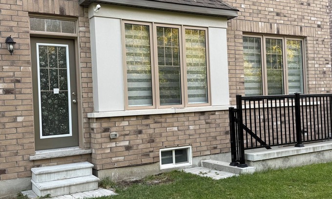 Whitby Villa | Comfy Basement Suite in Quiet Neighbourhood