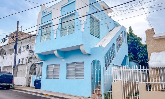 Santurce Villa | Comfy & Bright Apt @ Calle Loiza - Walk to Beach