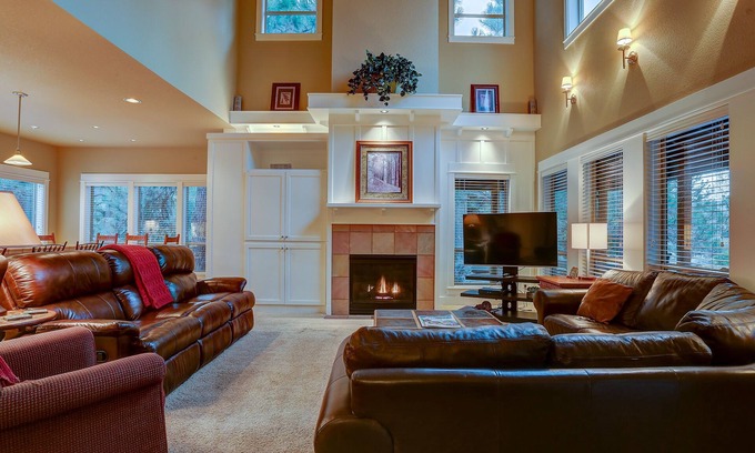 Westbrook Meadows House | Community Hot Tub, Launch for Adventure, On River Trail, Ski/Drying Rack