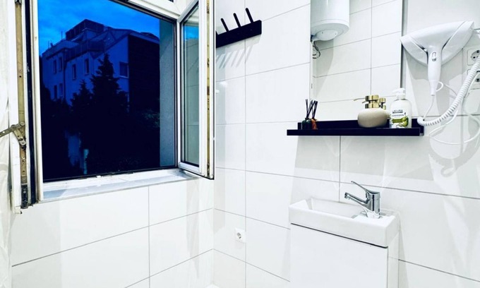Klosterneuburg Apartment | Compact Studio Apartment with Essentials, Ideal for 2 Guests