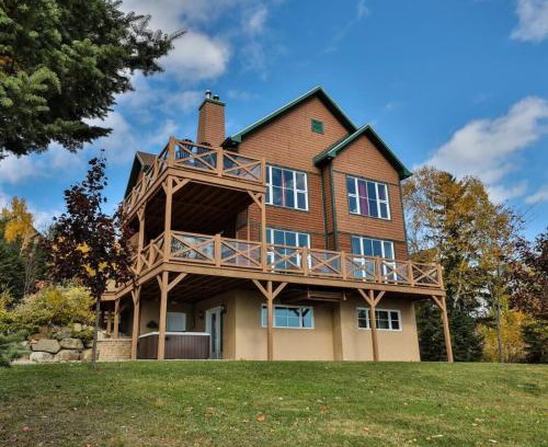Petite-Riviere-Saint-Francois Apartment | Condo 120H - Nature Retreat with River Views