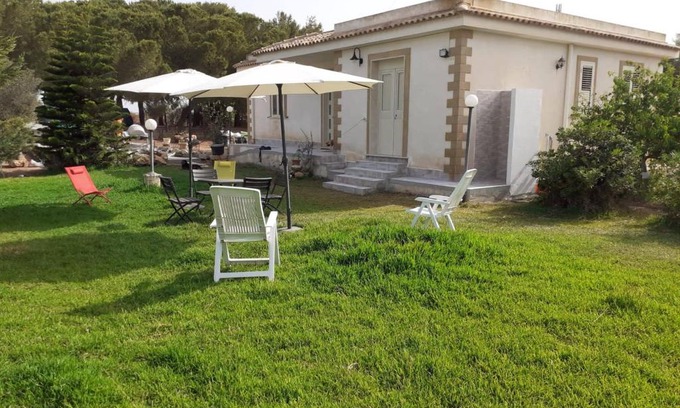 Pachino Apartment | Conca air-conditioned two-room apartment - Wi-fi in the villa in complete relaxa