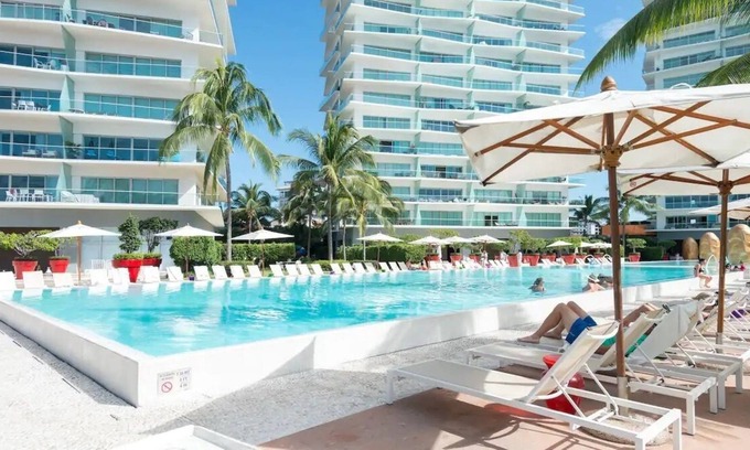 Puerto Vallarta Hotel | CONDO ICO BY TRVL2HM