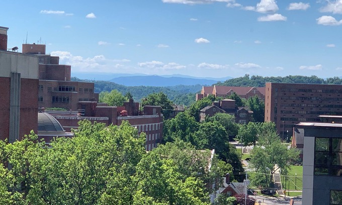 Fort Sanders Condo | Condo, Walk To Stadium And Free Parking!