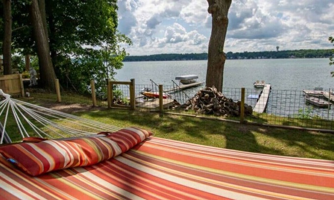 Livonia Cottage | Conesus Lake Oasis with Pontoon boat you can rent