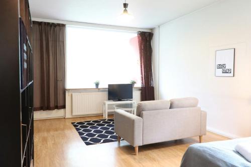 Itainen District Apartment | Convenient Apartment for 2