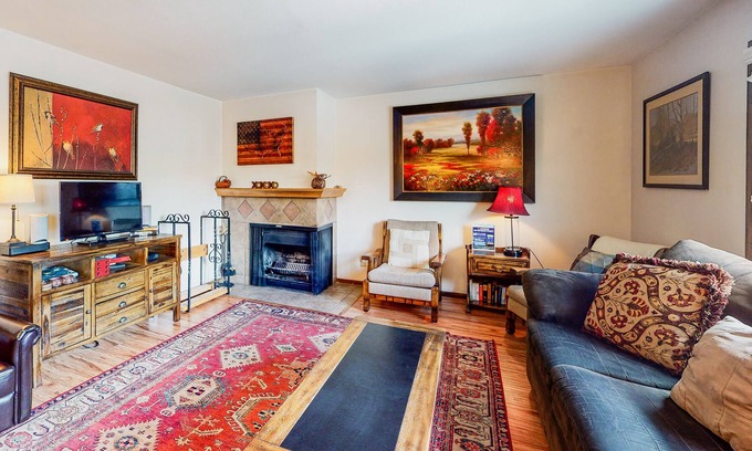 Dillon Condo | Convenient & comfortable condo with mountain views - walk to reservoir