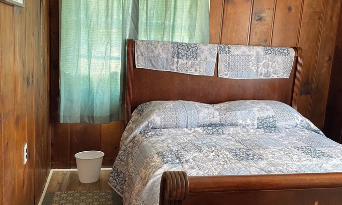 Mountain Home Apartment | Cool corner apartment with AC in Mountain Home