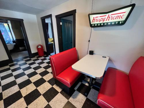 Bellefonte Apartment | Cool, Retro Getaway in Heart of Downtown