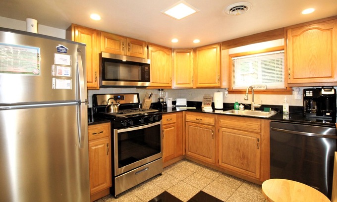 Oneonta Apartment | Cooperstown Baseball Rentals - Elm-Double Play #1