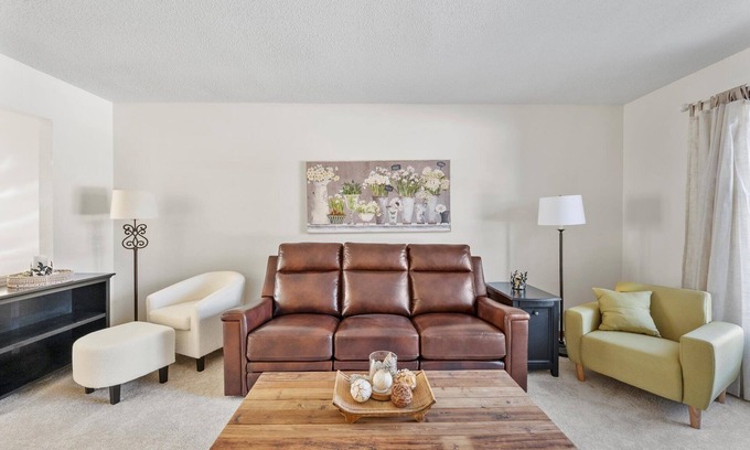Southwyck House | Corporate Housing Townhouse Cozy yet spacious with finished basement.