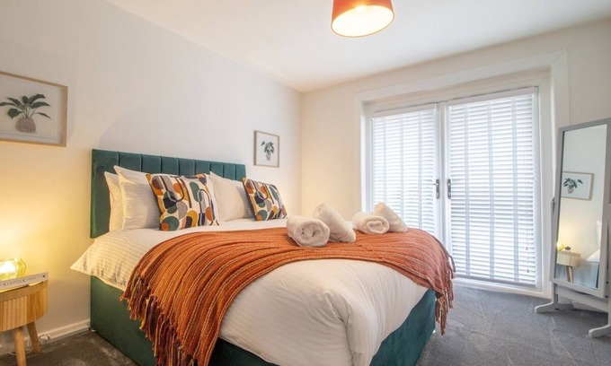 Dreghorn House | Corsehill Cottage - 3 Bedroom, 2 Bathroom House