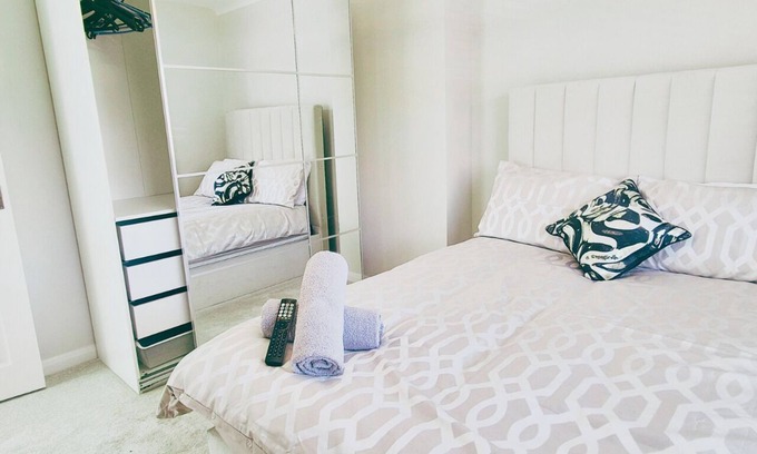 Newark upon Trent Apartment | Cosy 2BR House on Quiet Street