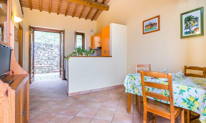 San Baronto Apartment | Cosy apartment for 2 people with WIFI, pool, TV, terrace, pets allowed and panoramic view