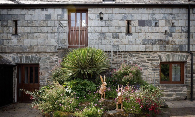Fivelanes Apartment | Cosy apartment for 2 people with hot tub, WIFI, TV, balcony, pets allowed and parking