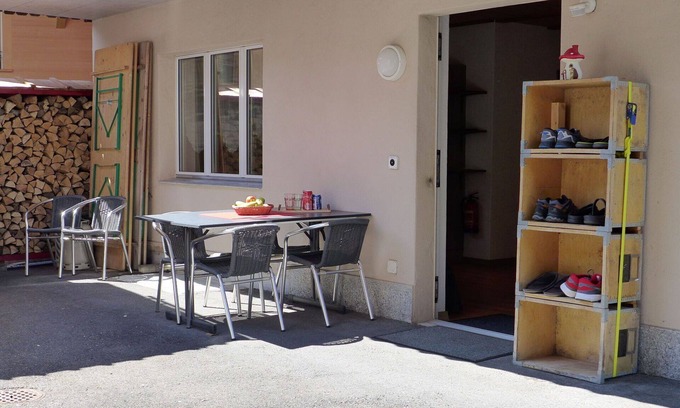 Boenigen Apartment | Cosy apartment for 3 guests with WIFI, A/C, TV and terrace