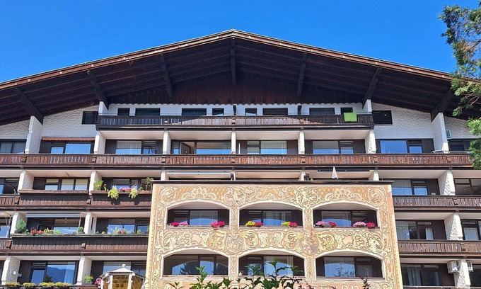 Strobl Apartment | Cosy apartment for 3 people with WIFI, TV and balcony