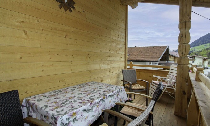 Fuegenberg Apartment | Cosy apartment for 4 guests with WIFI, TV, terrace and panoramic view