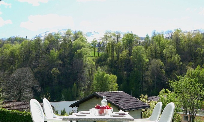 Aquila Apartment | Cosy apartment for 4 guests with WIFI, TV, balcony and pets allowed