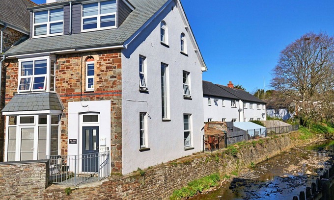 Stratton Apartment | Cosy apartment for 4 guests with WIFI and pets allowed