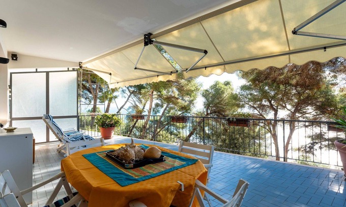 Capo Mimosa-Rollo Apartment | Cosy apartment for 4 people with WIFI, balcony and panoramic view