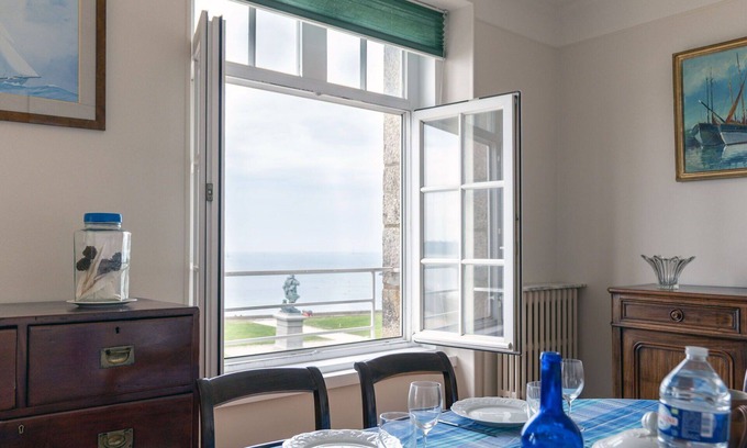 Ille-et-Vilaine Apartment | Cosy apartment for 6 guests with TV