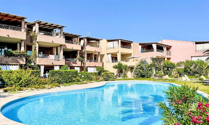 Porto Pozzo Apartment | Cosy apartment for 4 guests with pool, WIFI, A/C, terrace and pets allowed