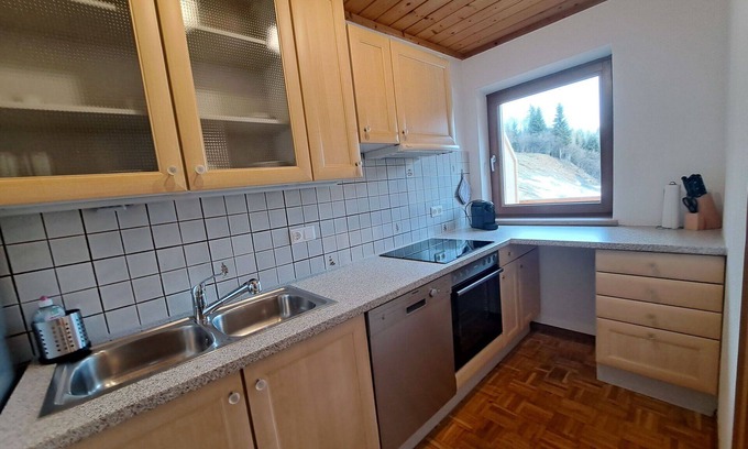 Wildschoenau Villa | Cosy apartment in villa for 3 guests with WIFI, TV, balcony and parking