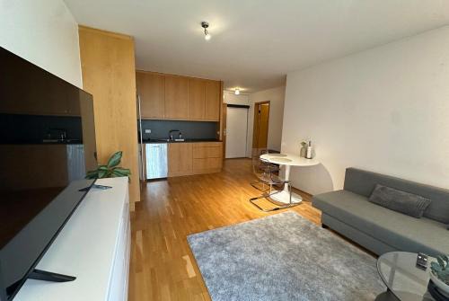 Haaleiti Apartment | Cosy apartment in Fossvogur Reykjavik - Birta Rentals