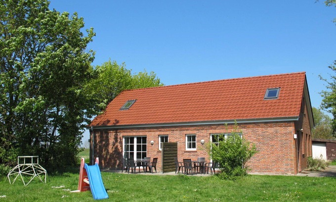 Bunde House | Cosy apartment in villa for 7 people with WIFI, TV, terrace and pets allowed