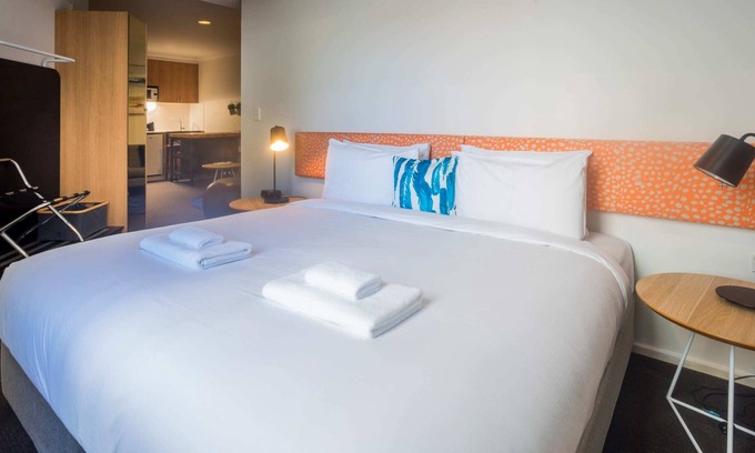Perth Central Business District Apartment | Cosy & Central Studio APT in The Heart of Perth